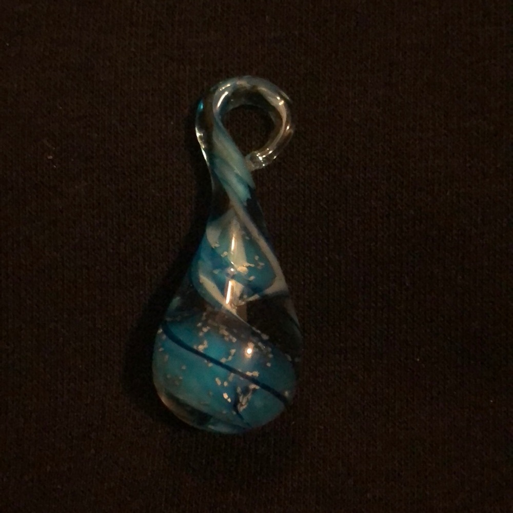 🎉HP🎉💎🆕💎Hand Blown Glass💎Necklace Pendant